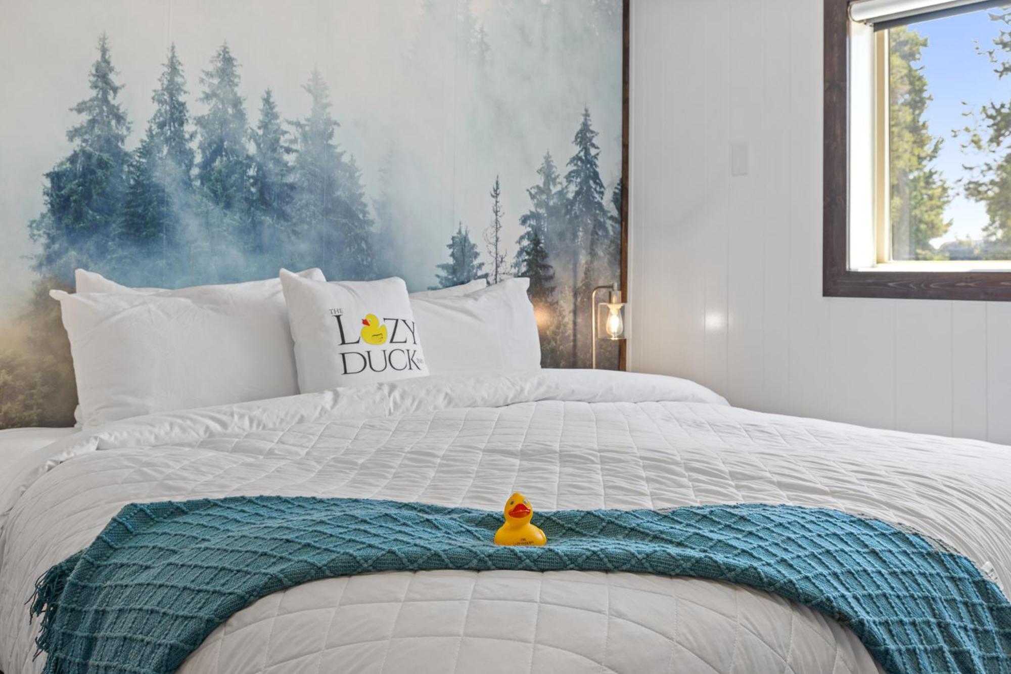 Lazy Duck Inn เวสต์เยลโลว์สโตน ภายนอก รูปภาพ